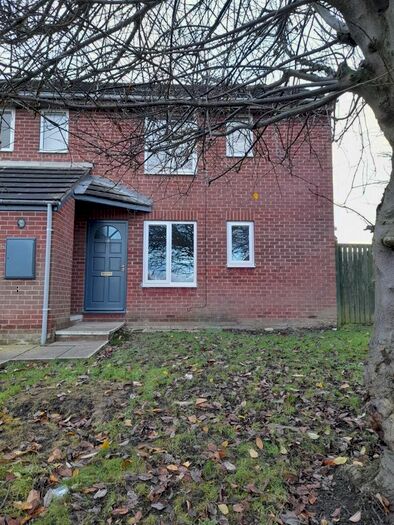 Studio To Rent In Exeter Drive, Leeds, LS10