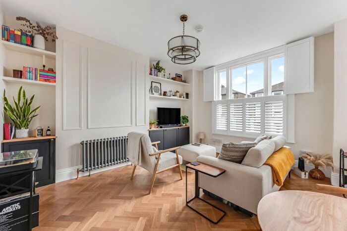 1 Bedroom Flat For Sale In St. Augustines Road, Camden, London, NW1