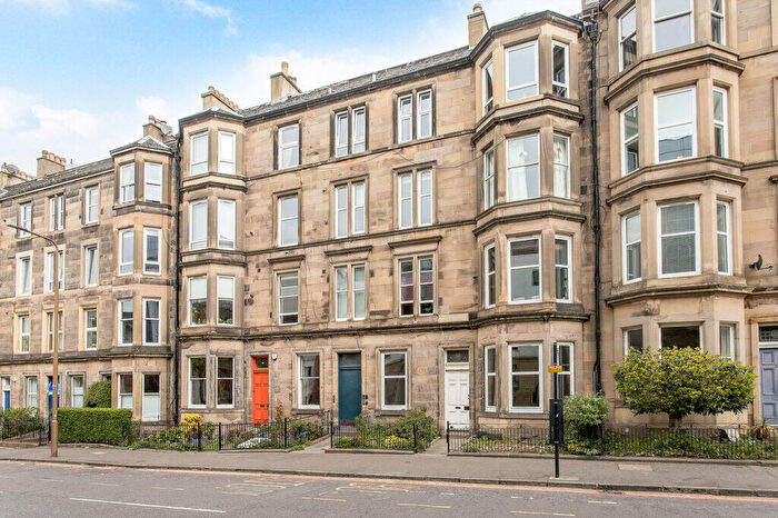 4 Bedroom Flat For Sale In McDonald Road, Broughton, Edinburgh, EH7