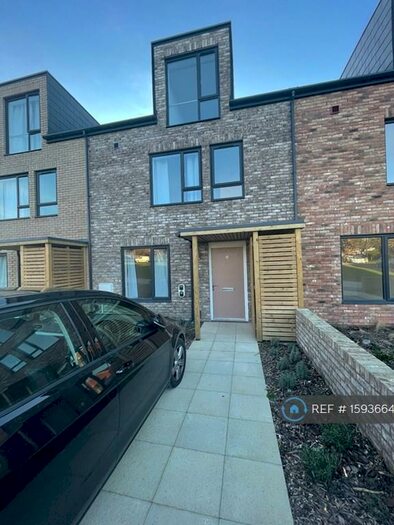 4 Bedroom Semi-Detached House To Rent In Crome Road, Bristol, BS7