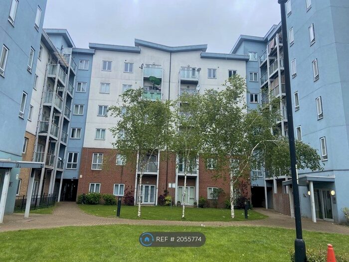 2 Bedroom Flat To Rent In Foundry Court, Slough, SL2