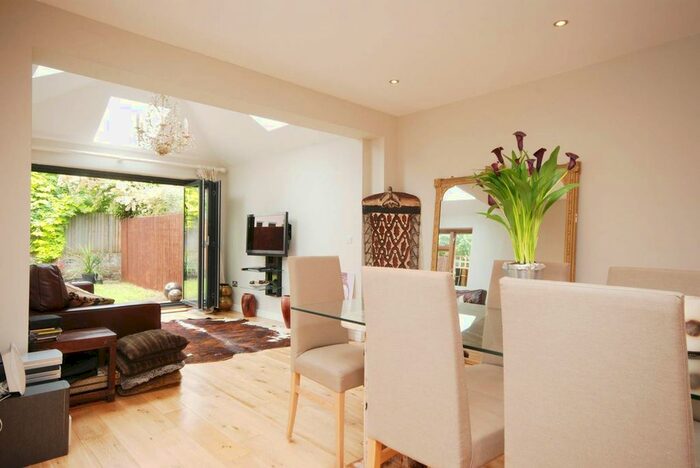 2 Bedroom Flat To Rent In Cecil Road, Wimbledon, London, SW19