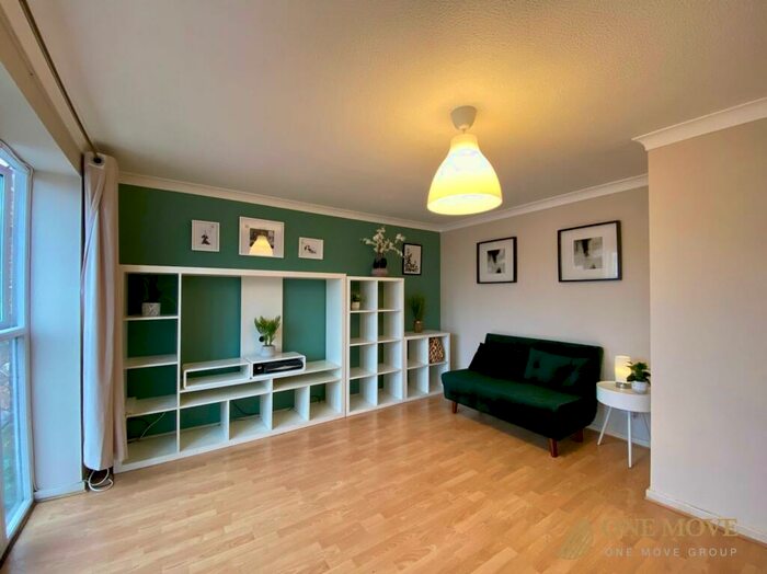 1 Bedroom Flat To Rent In Archers Lodge, Culloden Close, SE16