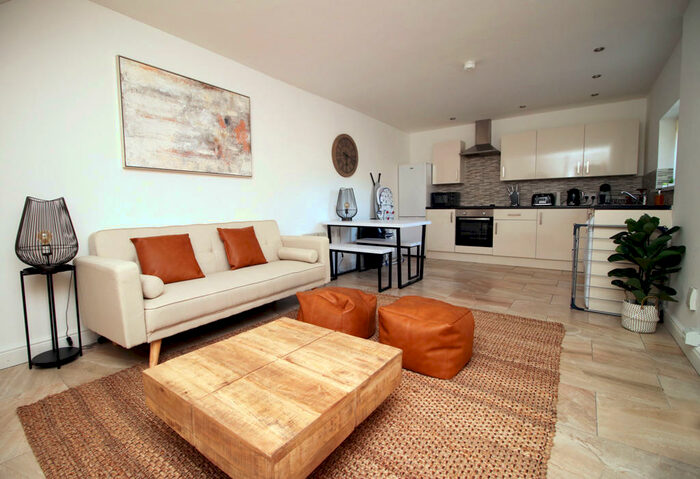 2 Bedroom Serviced Apartments To Rent In Lower Cathedral Road, Lower Cathedral C, Caerdydd, Caerdydd, CF11