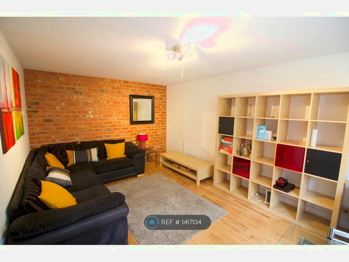 2 Bedroom Maisonette To Rent In Lucey Way, London, SE16