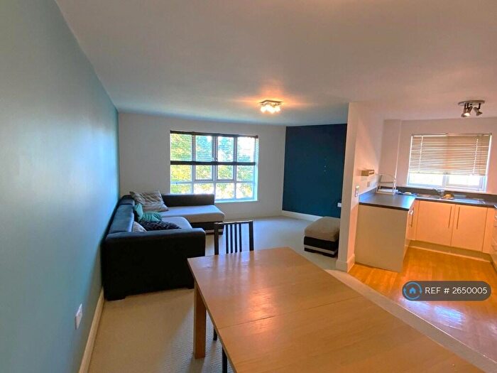 2 Bedroom Flat To Rent In Richard Dodd Place, Slough, SL1