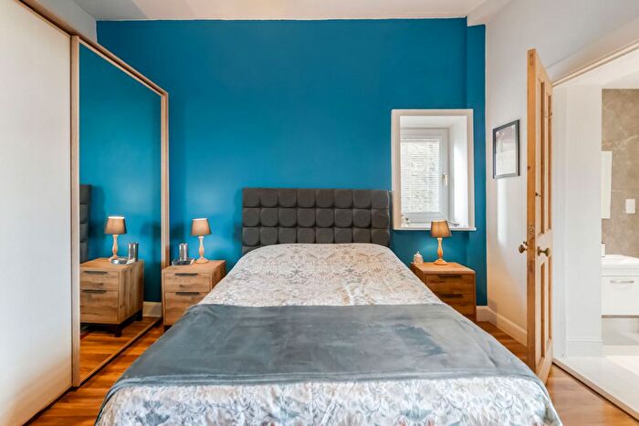 1 Bedroom Flat For Sale In Victoria Terrace, Dunfermline, KY12