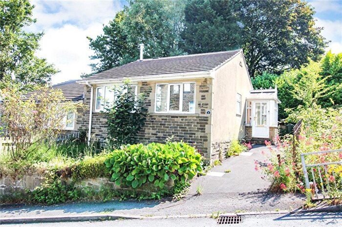 2 Bedroom Bungalow For Sale In Green Head Lane, Keighley, West Yorkshire, BD20