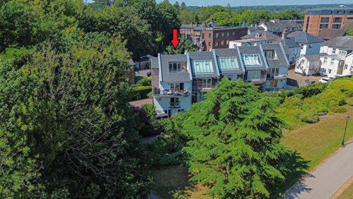 4 Bedroom End Of Terrace House For Sale In South Road, Haywards Heath, RH16