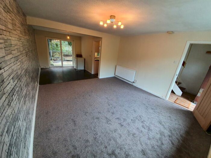 3 Bedroom House To Rent In Quarry Lane, Bristol, BS11