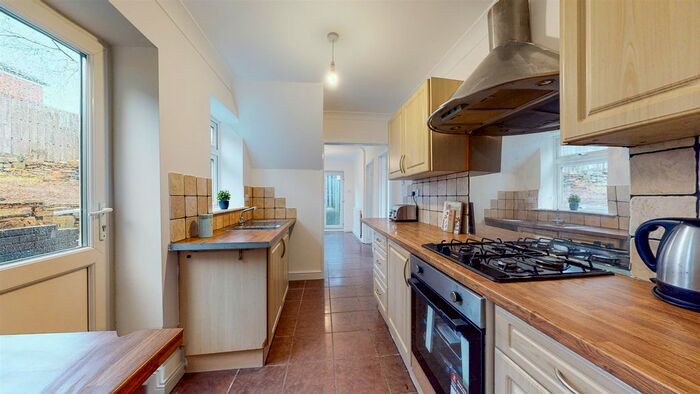 3 Bedroom Semi-Detached House To Rent In Worrall Road, High Green, Sheffield S35