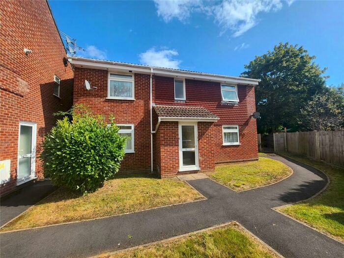 1 Bedroom Apartment To Rent In Chineham, RG24