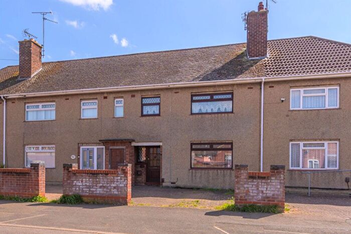 3 Bedroom Terraced House For Sale In Almond Road, Kettering, NN16