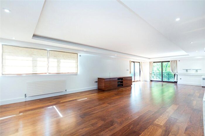 3 Bedroom Flat To Rent In Prince Regent Court, Avenue Road, NW8