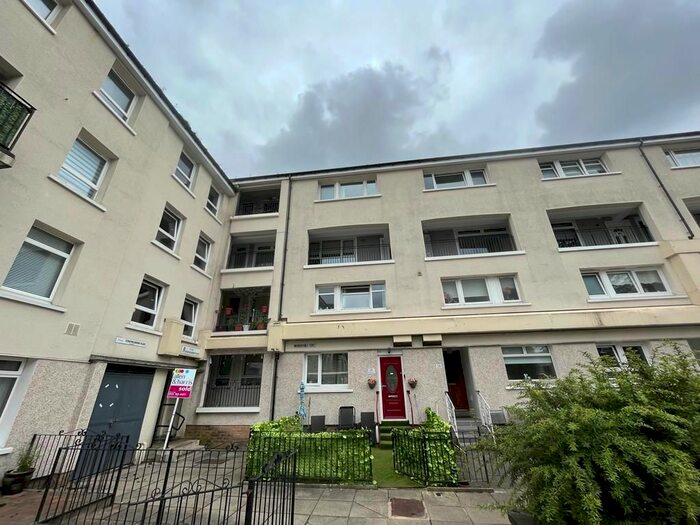 2 Bedroom Flat To Rent In Kirkhill Drive, Maryhill, Glasgow, G20