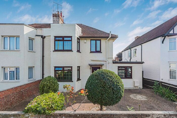 4 Bedroom Semi-detached House For Sale In Iffley Road, Oxford, OX4
