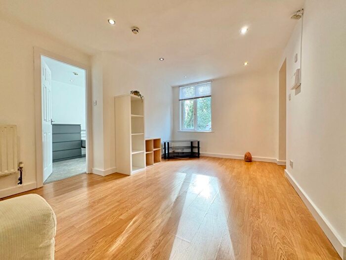 1 Bedroom Flat To Rent In Cardigan Road, Headingley, Leeds, LS6