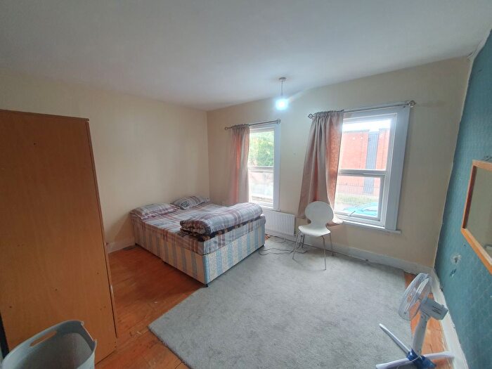 3 Bedroom Terraced House For Sale In Gladstone Road, Southall, UB2