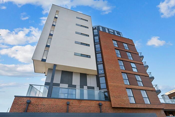 1 Bedroom Flat To Rent In Stylus Place, Hayes, UB3