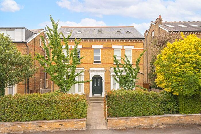 1 Bedroom Flat For Sale In Edge Hill, Wimbledon, SW19