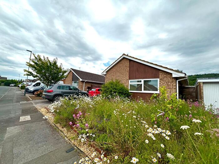3 Bedroom Bungalow To Rent In Tensing Road, Cheltenham, Gloucestershire, GL53