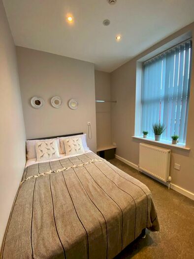 9 Bedroom Flat To Rent In Wellington Avenue, Liverpool, Liverpool, L15