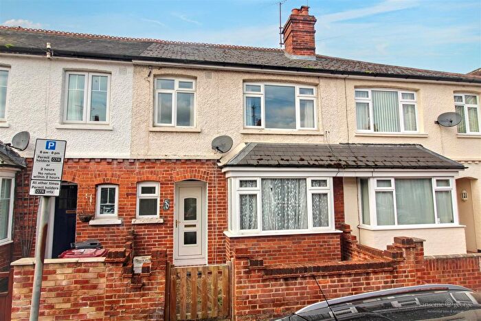 3 Bedroom Terraced House For Sale In Wantage Road, Reading, RG30