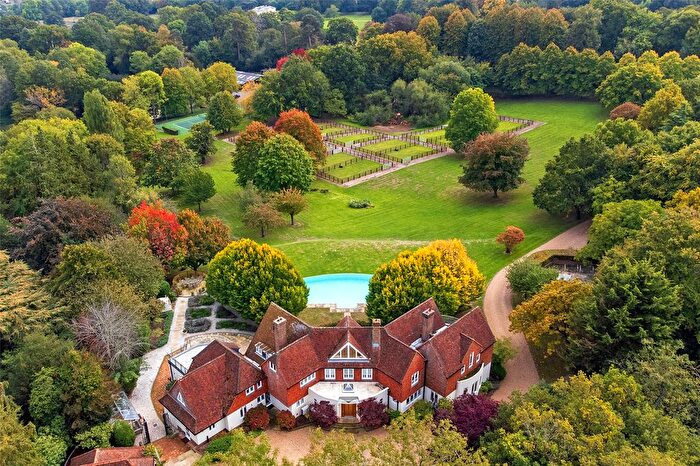 4 Bedroom Equestrian Property To Rent In Coopers Hill Lane, Englefield Green, Egham, Surrey, TW20