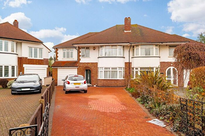 4 Bedroom Semi Detached House For Sale In Leigham Drive, Isleworth, TW7