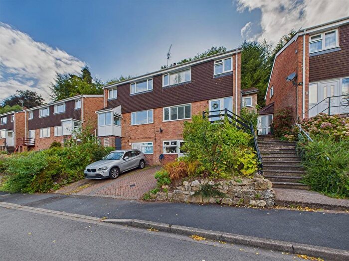 3 Bedroom Semi-Detached House For Sale In Benbow Close, Malvern, WR14