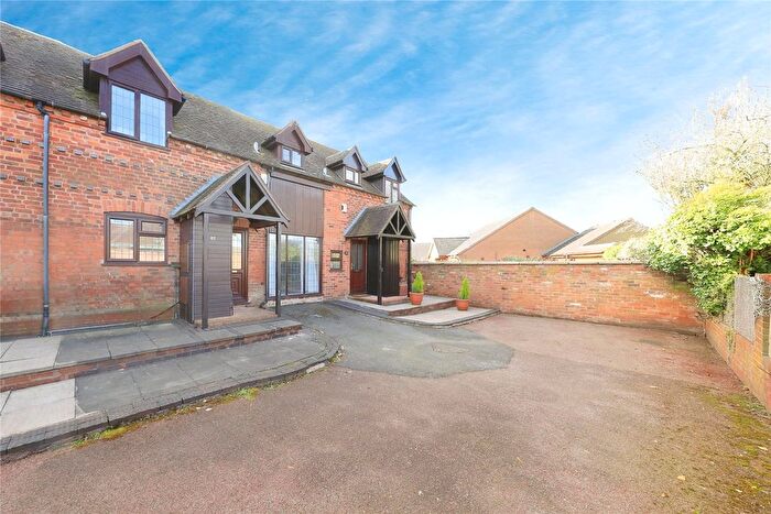2 Bedroom Terraced House To Rent In Finchfield Lane, Wolverhampton, West Midlands, WV3