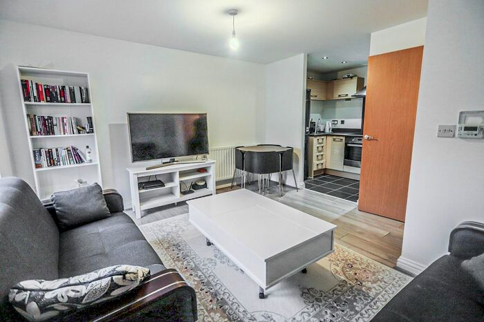 2 Bedroom Flat To Rent In Draper Close, Grays, RM20