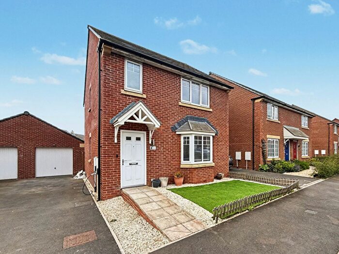 3 Bedroom Detached House For Sale In Pearce Drive, Faringdon, SN7