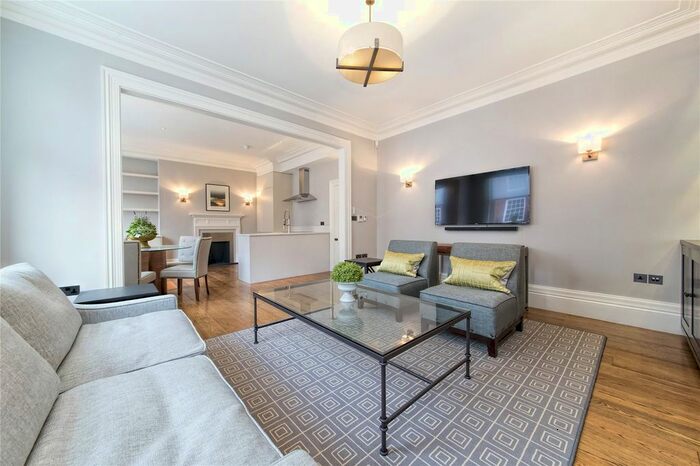 2 Bedroom Flat To Rent In South Audley Street, Mayfair, W1K