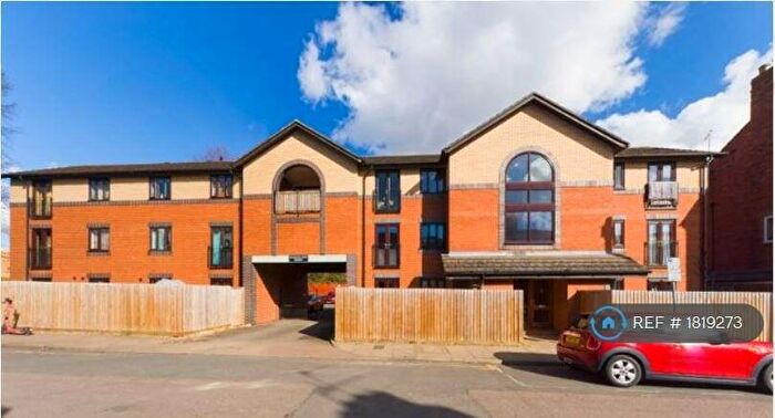 1 Bedroom Flat To Rent In Palmerston Court, Northampton, NN1