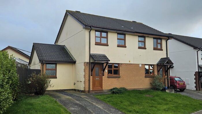 2 Bedroom Semi-Detached House To Rent In Oakwell Close, Great Torrington, Devon, EX38