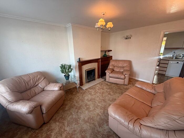 3 Bedroom Semi-Detached House To Rent In Nappsbury Road, Luton, LU4