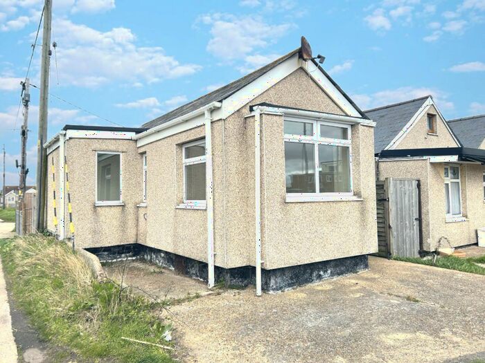 1 Bedroom Detached Bungalow To Rent In Tamarisk Way, CO15