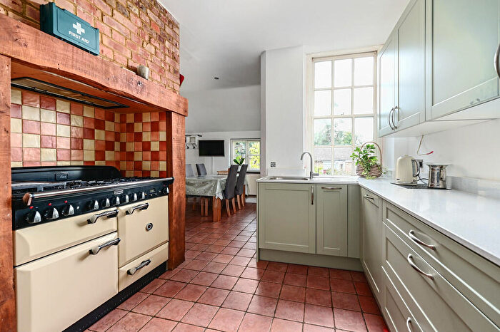 5 Bedroom Detached House For Sale In Silver Glades, Yateley, GU46