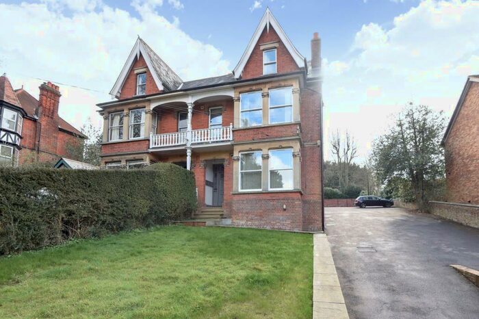 1 Bedroom Apartment To Rent In Amersham Hill, High Wycombe, HP13