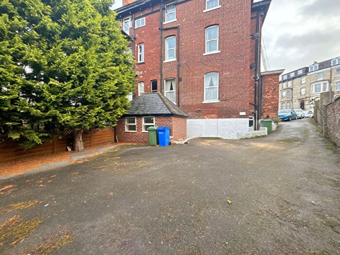 1 Bedroom Flat To Rent In Flat A, Grosvenor Road, Scarborough, YO11