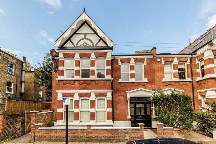 3 Bedroom Flat To Rent In Cleveland Avenue, Chiswick, W4