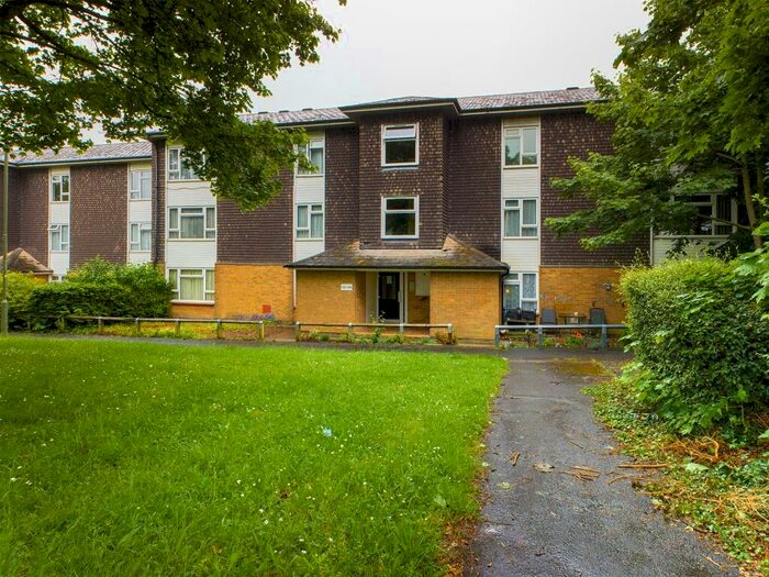 2 Bedroom Flat To Rent In Melrose Walk, Popley, Basingstoke, RG24