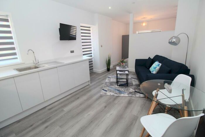 1 Bedroom Flat To Rent In Albany Road, Roath, Cardiff, CF24