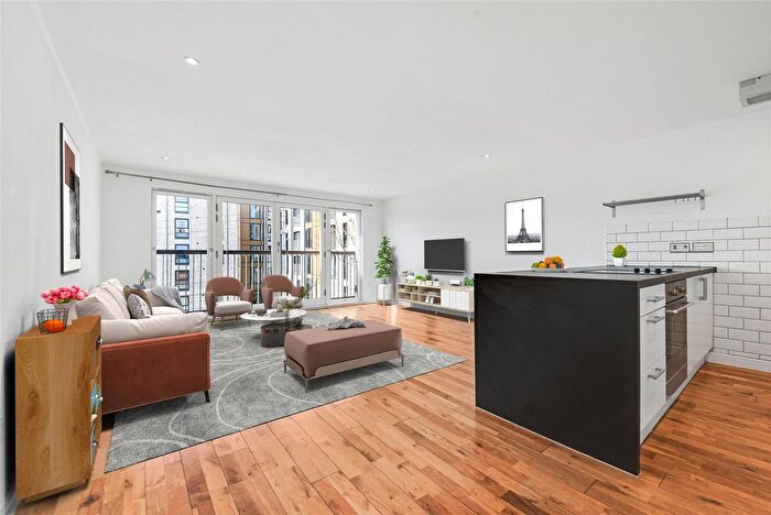 2 Bedroom Flat For Sale In Great Dovehill, Glasgow, Glasgow City, G1