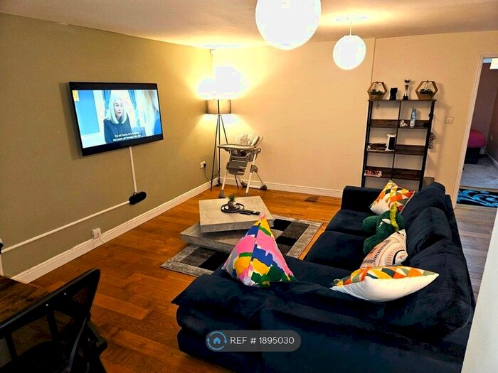 2 Bedroom Flat To Rent In Thyme Close, London, SE3