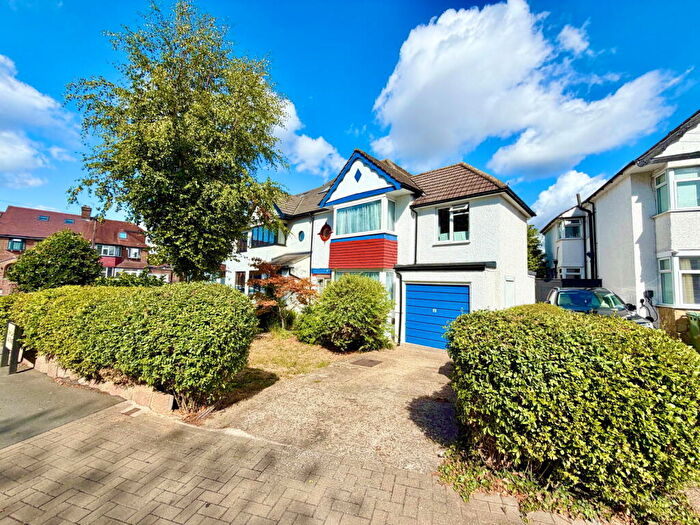 4 Bedroom Semi Detached House For Sale In Lewgars Avenue, Kingsbury, London, NW9