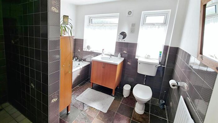 3 Bedroom Detached Bungalow For Sale In Hailwood, Fir Tree, DL15