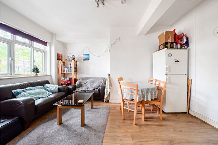 3 Bedroom Flat For Sale In Lockyer Estate, Kipling Street, London, SE1