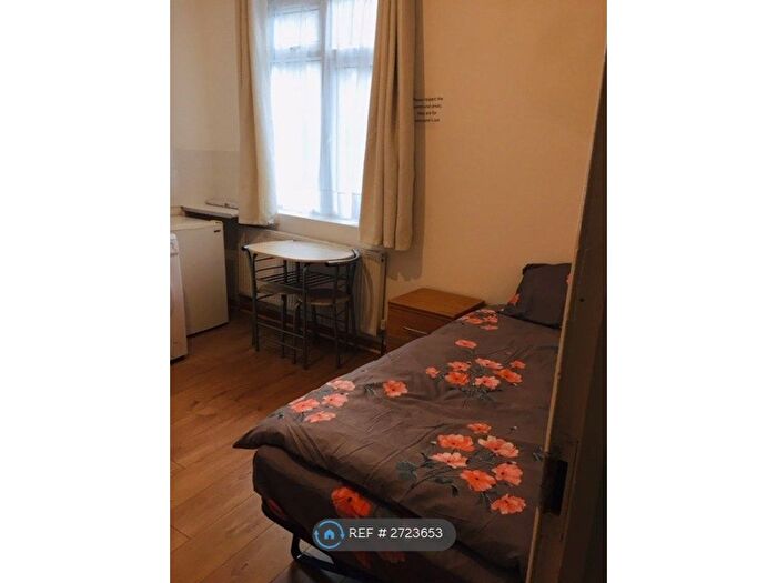 Studio To Rent In Sutherland Road, London, N17